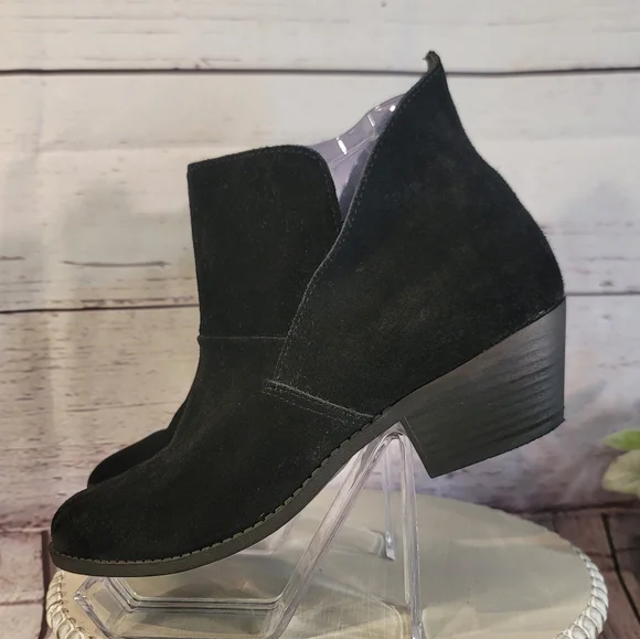 Ruff Hewn Eastern Women's Black Suede Ankle Boots Size 8.5M - Picture 4 of 12